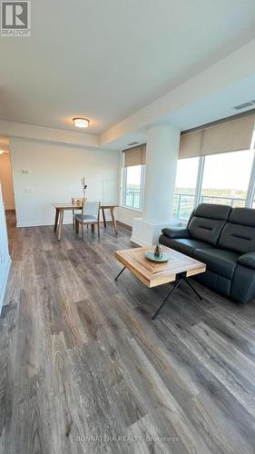 1455 Celebration Drive, Pickering, ON - Indoor Photo Showing Living Room