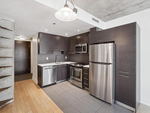 Kitchen - 803-1045 Rue Wellington, Montréal (Le Sud-Ouest), QC - Indoor Photo Showing Kitchen With Upgraded Kitchen