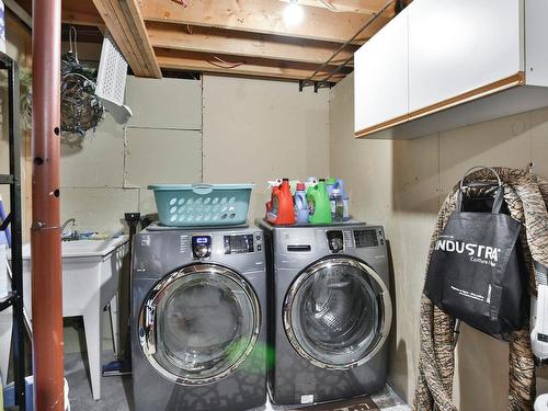 Salle de lavage - 337 Rue Courval, Boisbriand, QC - Indoor Photo Showing Laundry Room