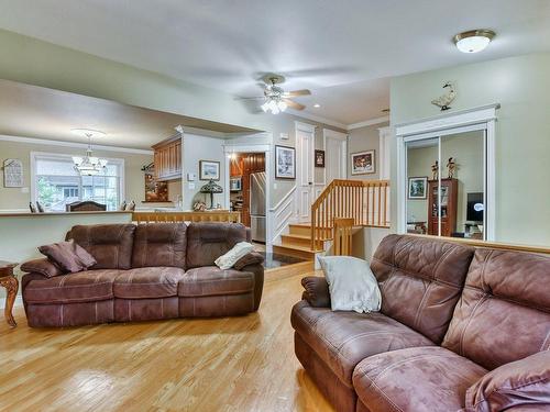 Salon - 337 Rue Courval, Boisbriand, QC - Indoor Photo Showing Living Room