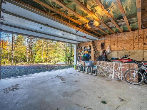 Garage - 3969 Ch. Du Lac-Labelle, Labelle, QC - Indoor Photo Showing Garage