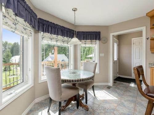 102554 Road 49 Rd, West Grey, ON - Indoor Photo Showing Dining Room