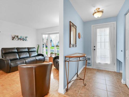 Hall - 284 Rue D'Avaugour, Boucherville, QC - Indoor Photo Showing Living Room