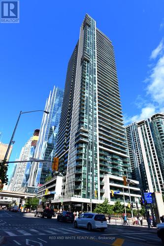 2510 - 33 Bay Street S, Toronto, ON - Outdoor With Facade