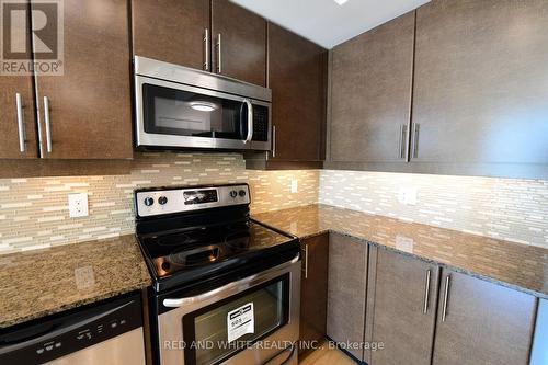 2510 - 33 Bay Street S, Toronto, ON - Indoor Photo Showing Kitchen With Upgraded Kitchen