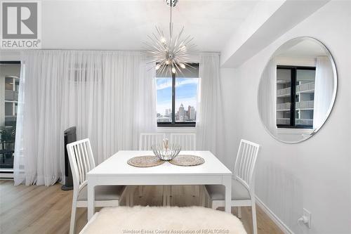 150 Park Street West Unit# 1807, Windsor, ON - Indoor Photo Showing Dining Room