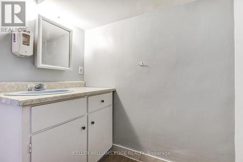 5 Bartlett Street, St. Catharines, ON - Indoor Photo Showing Bathroom