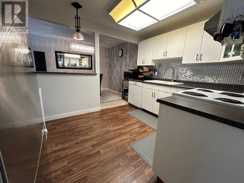 727 Houghton Road Unit# 214, Kelowna, BC - Indoor Photo Showing Kitchen