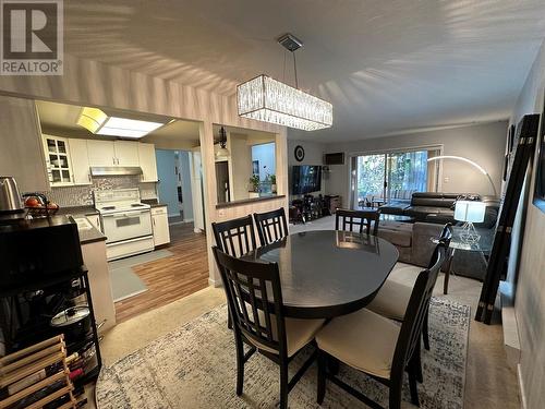 727 Houghton Road Unit# 214, Kelowna, BC - Indoor Photo Showing Dining Room