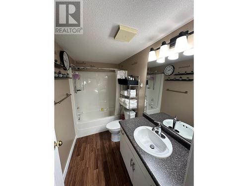 727 Houghton Road Unit# 214, Kelowna, BC - Indoor Photo Showing Bathroom