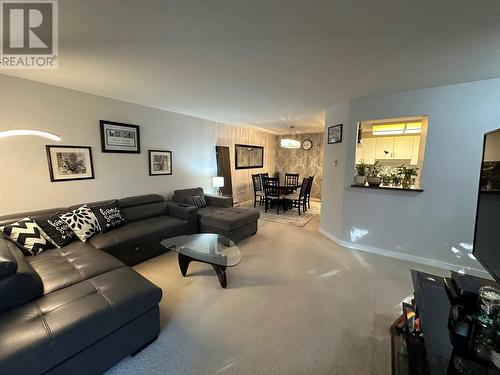 727 Houghton Road Unit# 214, Kelowna, BC - Indoor Photo Showing Living Room