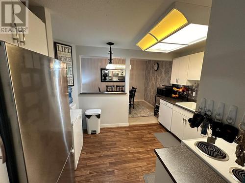 727 Houghton Road Unit# 214, Kelowna, BC - Indoor Photo Showing Kitchen