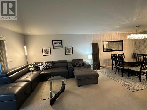 727 Houghton Road Unit# 214, Kelowna, BC - Indoor Photo Showing Living Room