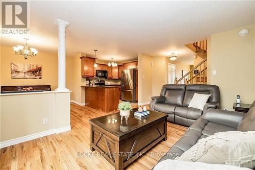 554 Notre Dame Street, Clarence-Rockland, ON - Indoor Photo Showing Living Room