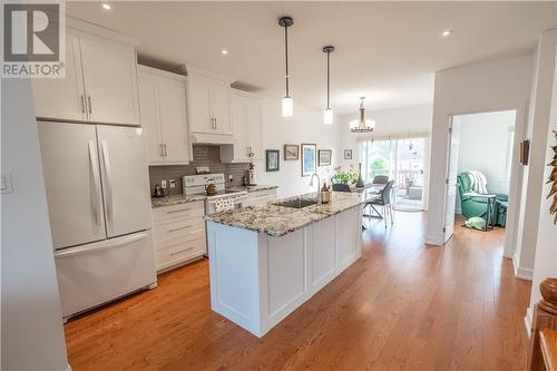 124 Emily Jade Crescent, Cornwall, ON - Indoor Photo Showing Living Room