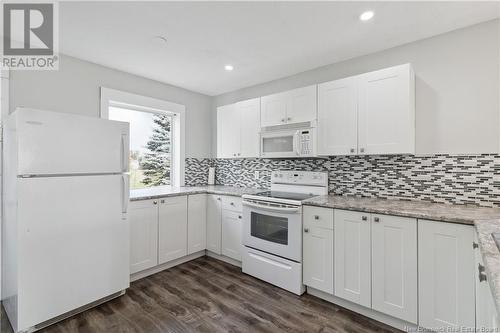 17 Kingston Avenue, Moncton, NB - Indoor Photo Showing Kitchen