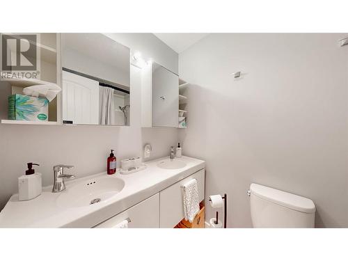 3821 35Th Street, Osoyoos, BC - Indoor Photo Showing Bathroom