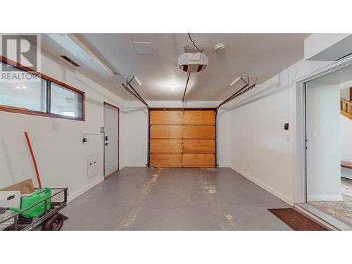 3821 35Th Street, Osoyoos, BC - Indoor Photo Showing Garage