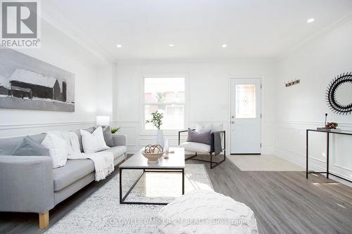 267 Jarvis Street, Oshawa (O'Neill), ON - Indoor Photo Showing Living Room