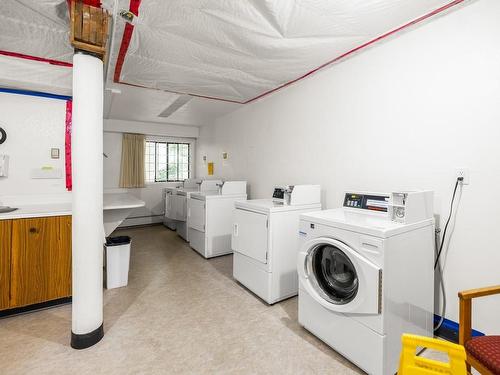 206-1005 Mckenzie Ave, Saanich, BC - Indoor Photo Showing Laundry Room