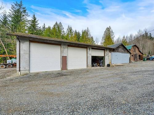 7947 Cowichan Lake Rd, Lake Cowichan, BC 