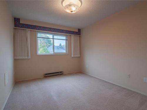 201-978 Heywood Ave, Victoria, BC - Indoor Photo Showing Other Room