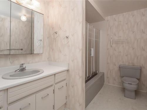 201-978 Heywood Ave, Victoria, BC - Indoor Photo Showing Bathroom