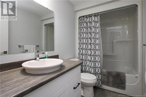 11 Venetian Drive, Riverview, NB - Indoor Photo Showing Bathroom