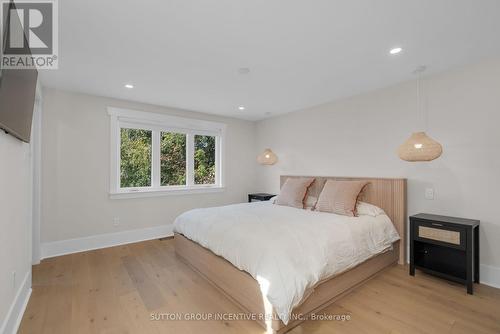 254 Cook Street, Barrie, ON - Indoor Photo Showing Bedroom