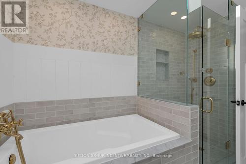 254 Cook Street, Barrie, ON - Indoor Photo Showing Bathroom