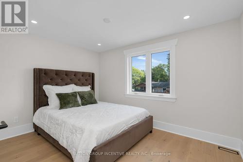 254 Cook Street, Barrie, ON - Indoor Photo Showing Bedroom