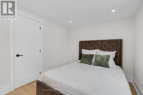 254 Cook Street, Barrie, ON - Indoor Photo Showing Bedroom