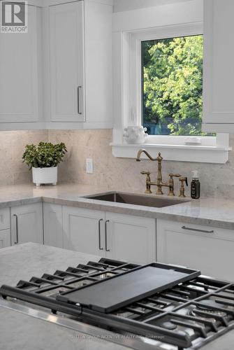 254 Cook Street, Barrie, ON - Indoor Photo Showing Kitchen