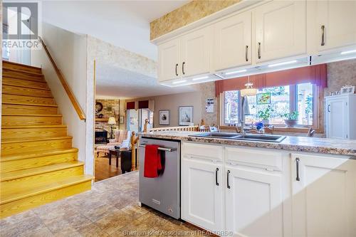 27 Joanne Street, Chatham, ON - Indoor Photo Showing Kitchen With Double Sink