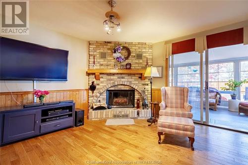 27 Joanne Street, Chatham, ON - Indoor Photo Showing Living Room With Fireplace