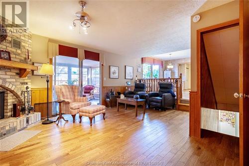 27 Joanne Street, Chatham, ON - Indoor Photo Showing Living Room With Fireplace