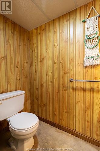 27 Joanne Street, Chatham, ON - Indoor Photo Showing Bathroom