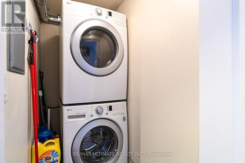 403 - 2088 Lawrence Avenue, Toronto, ON - Indoor Photo Showing Laundry Room