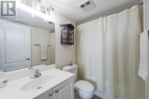 403 - 2088 Lawrence Avenue, Toronto, ON - Indoor Photo Showing Bathroom