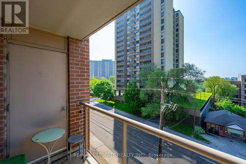 403 - 2088 Lawrence Avenue, Toronto, ON - Outdoor