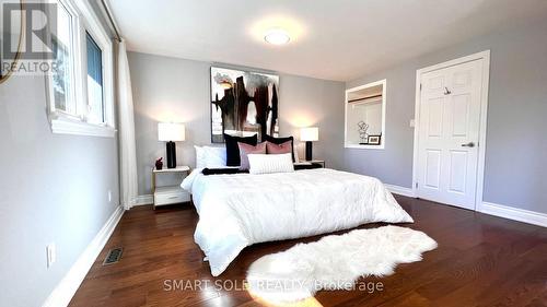 513 Bohemia Crescent, Oakville, ON - Indoor Photo Showing Bedroom