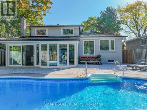 513 Bohemia Crescent, Oakville, ON - Outdoor With In Ground Pool