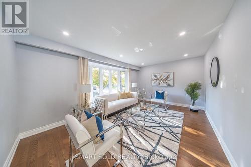 513 Bohemia Crescent, Oakville, ON - Indoor