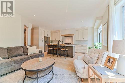 2498 Longridge Crescent, Oakville, ON - Indoor Photo Showing Living Room