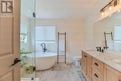 2498 Longridge Crescent, Oakville, ON - Indoor Photo Showing Bathroom