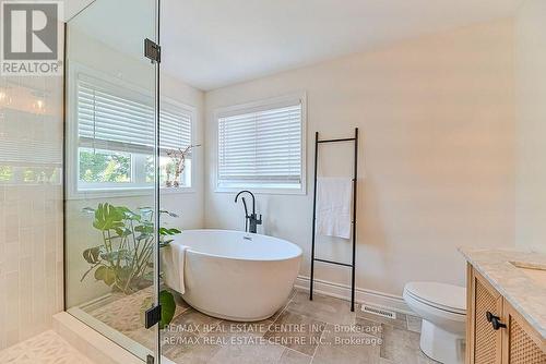 2498 Longridge Crescent, Oakville, ON - Indoor Photo Showing Bathroom