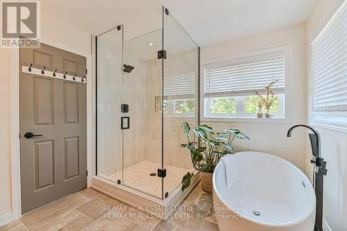 2498 Longridge Crescent, Oakville, ON - Indoor Photo Showing Bathroom