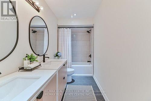 2498 Longridge Crescent, Oakville, ON - Indoor Photo Showing Bathroom