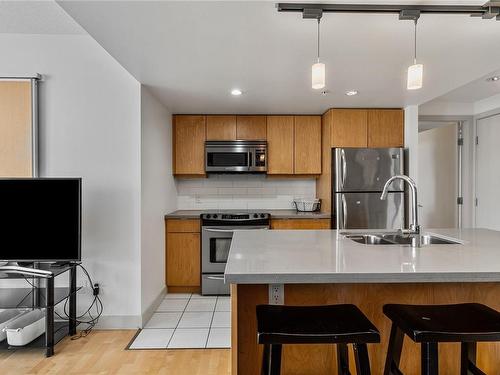 505-760 Johnson St, Victoria, BC - Indoor Photo Showing Kitchen With Double Sink