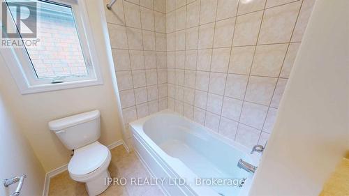 255 Bedrock Drive, Hamilton, ON - Indoor Photo Showing Bathroom